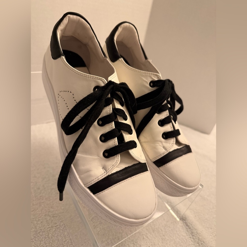 Alice + Olivia “Ezra” Platform Sneaker – Size 39.5 – White/Black Leather